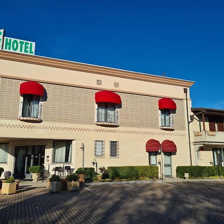 Hotel Lenotel 外观 照片
