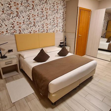 Hotel Lenotel 外观 照片