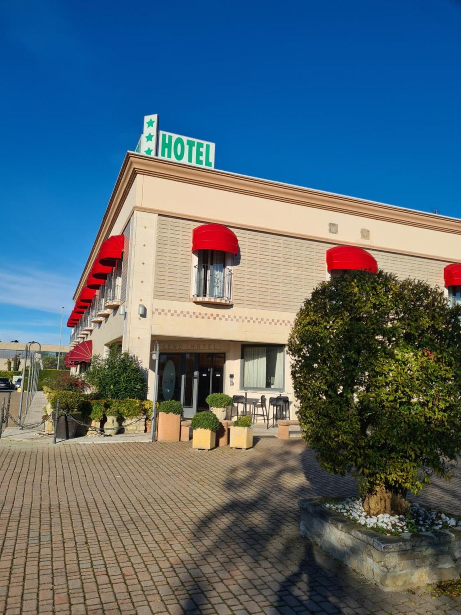 Hotel Lenotel 外观 照片