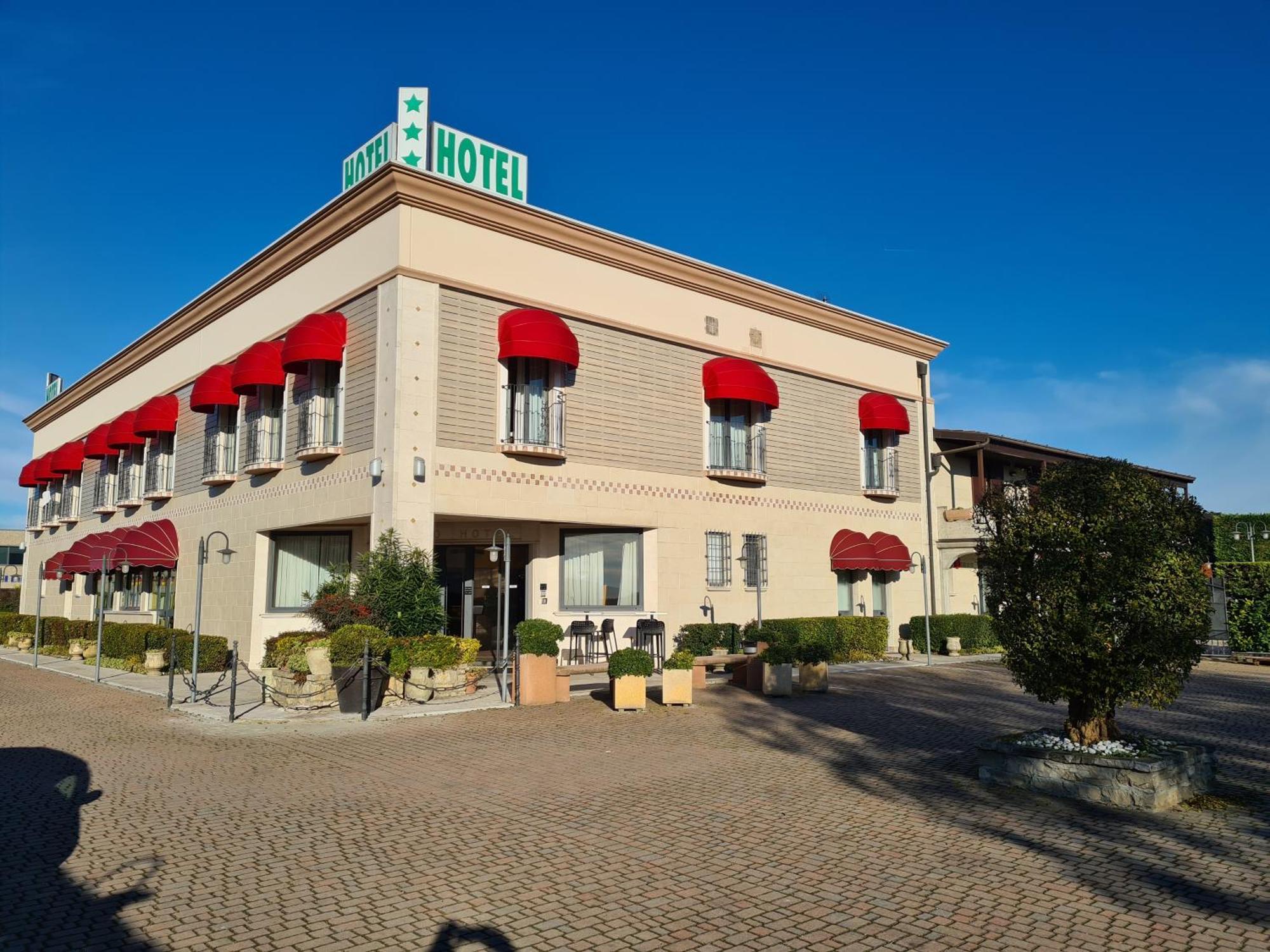 Hotel Lenotel 外观 照片