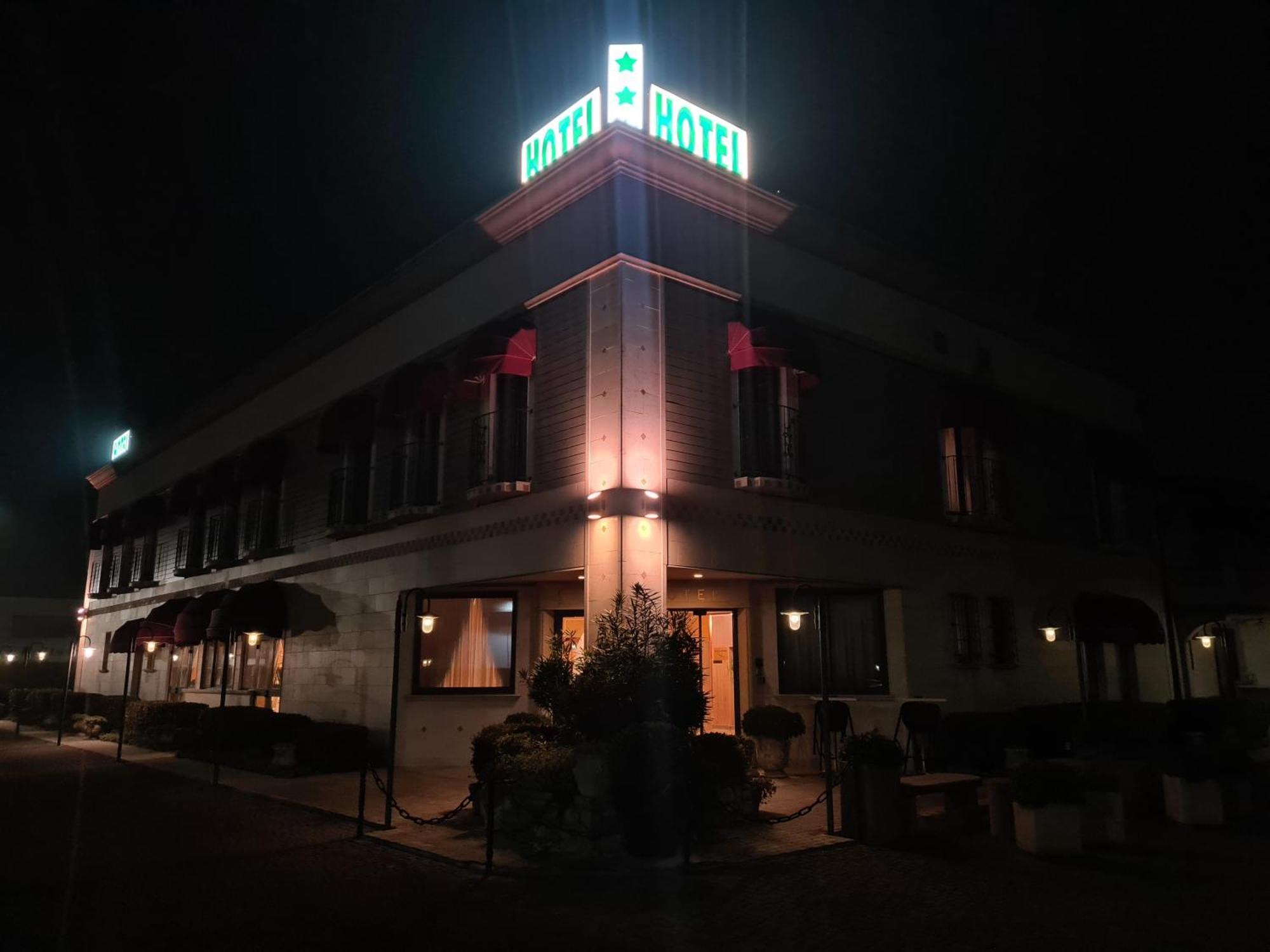 Hotel Lenotel 外观 照片