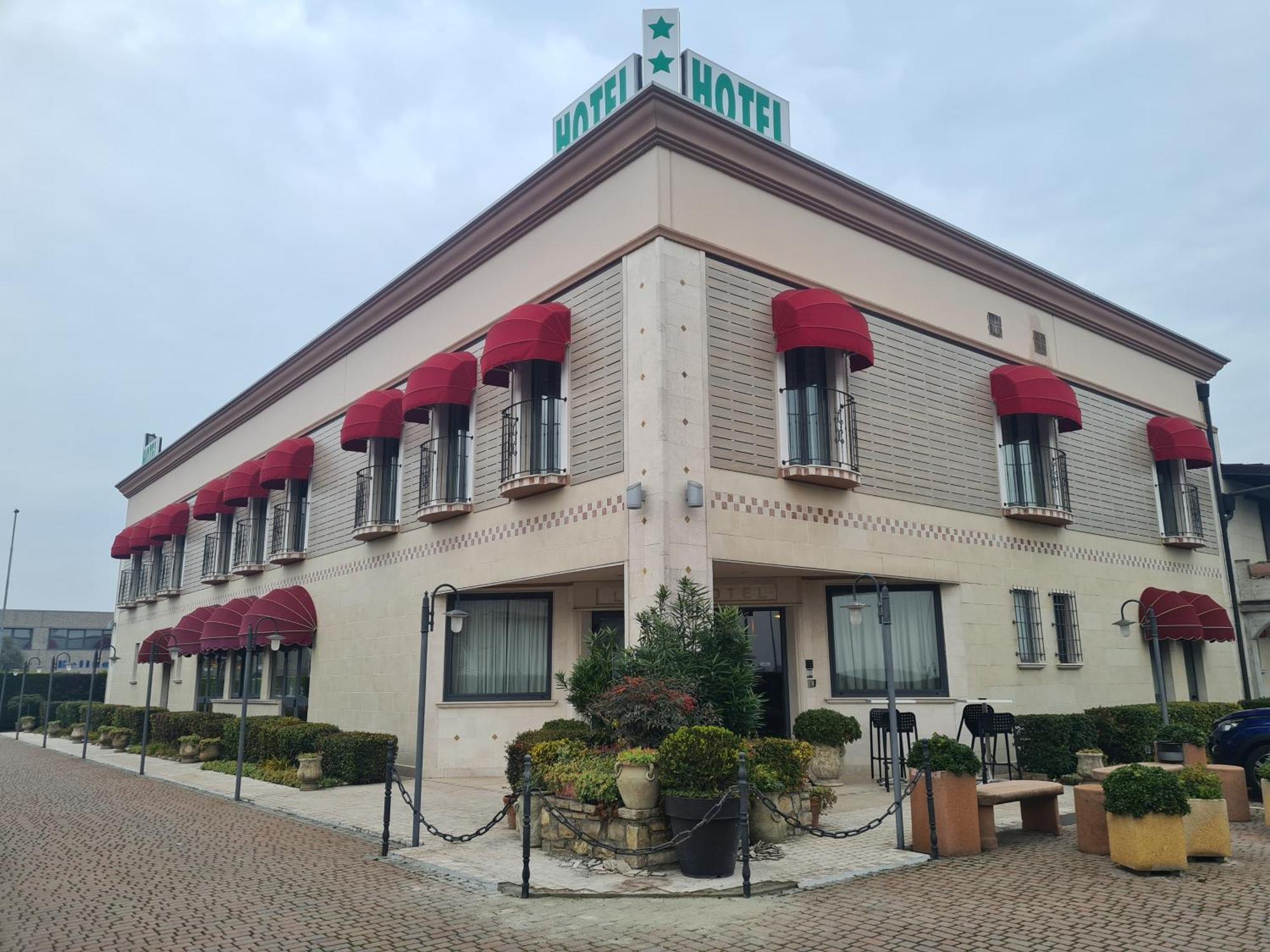 Hotel Lenotel 外观 照片