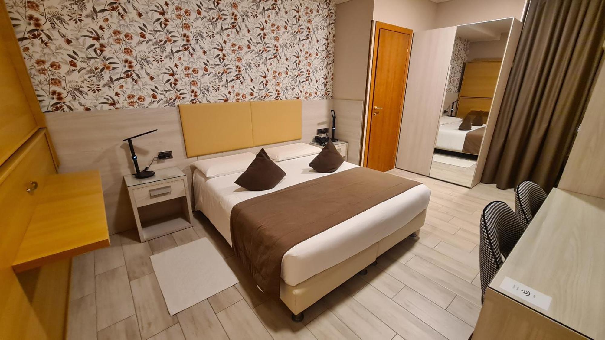 Hotel Lenotel 外观 照片
